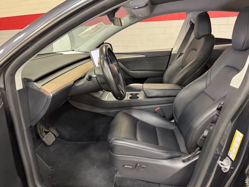 Used 2025 Tesla Model Y Long Range RWD image 14