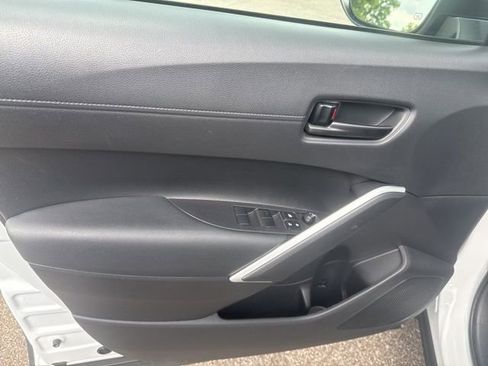 Used 2025 Toyota Corolla Cross AWD Hybrid image 23