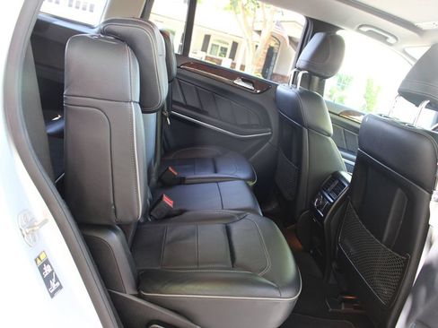 Used 2013 Mercedes-Benz GL 450 4MATIC image 19