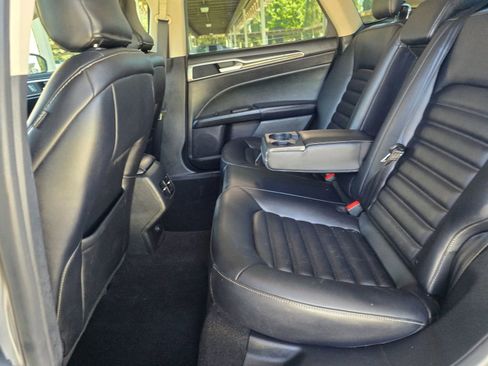 Used 2019 Ford Fusion SEL image 40