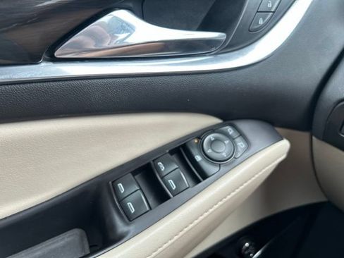 Used 2019 Buick Enclave Essence FWD image 29