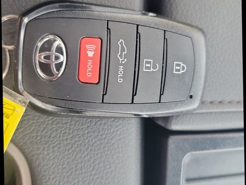 Used 2025 Toyota Tundra Limited image 36