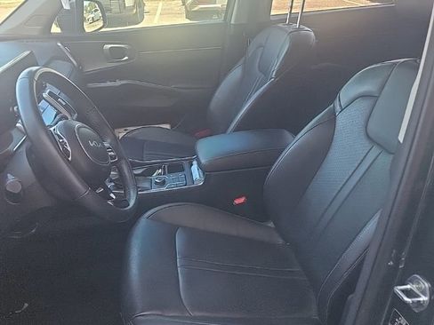Certified 2023 Kia Sorento S w/ Panoramic Sunroof Package image 4