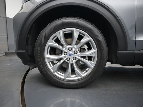 Certified 2023 Ford Explorer XLT w/ Equipment Group 202A RWD image 28