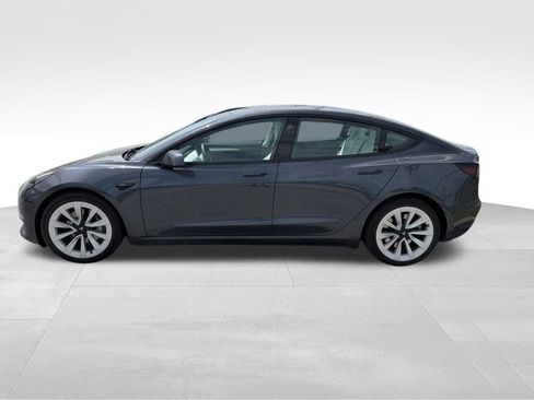 Used 2023 Tesla Model 3 Standard Range image 2