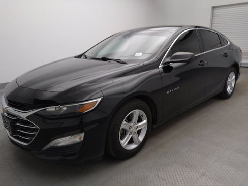 Used 2023 Chevrolet Malibu LS FWD image 2