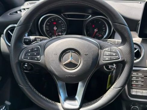 Used 2018 Mercedes-Benz GLA 250 4MATIC image 19