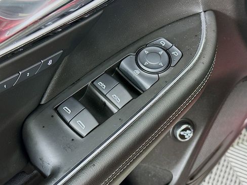 Used 2023 Buick Envision Essence image 23