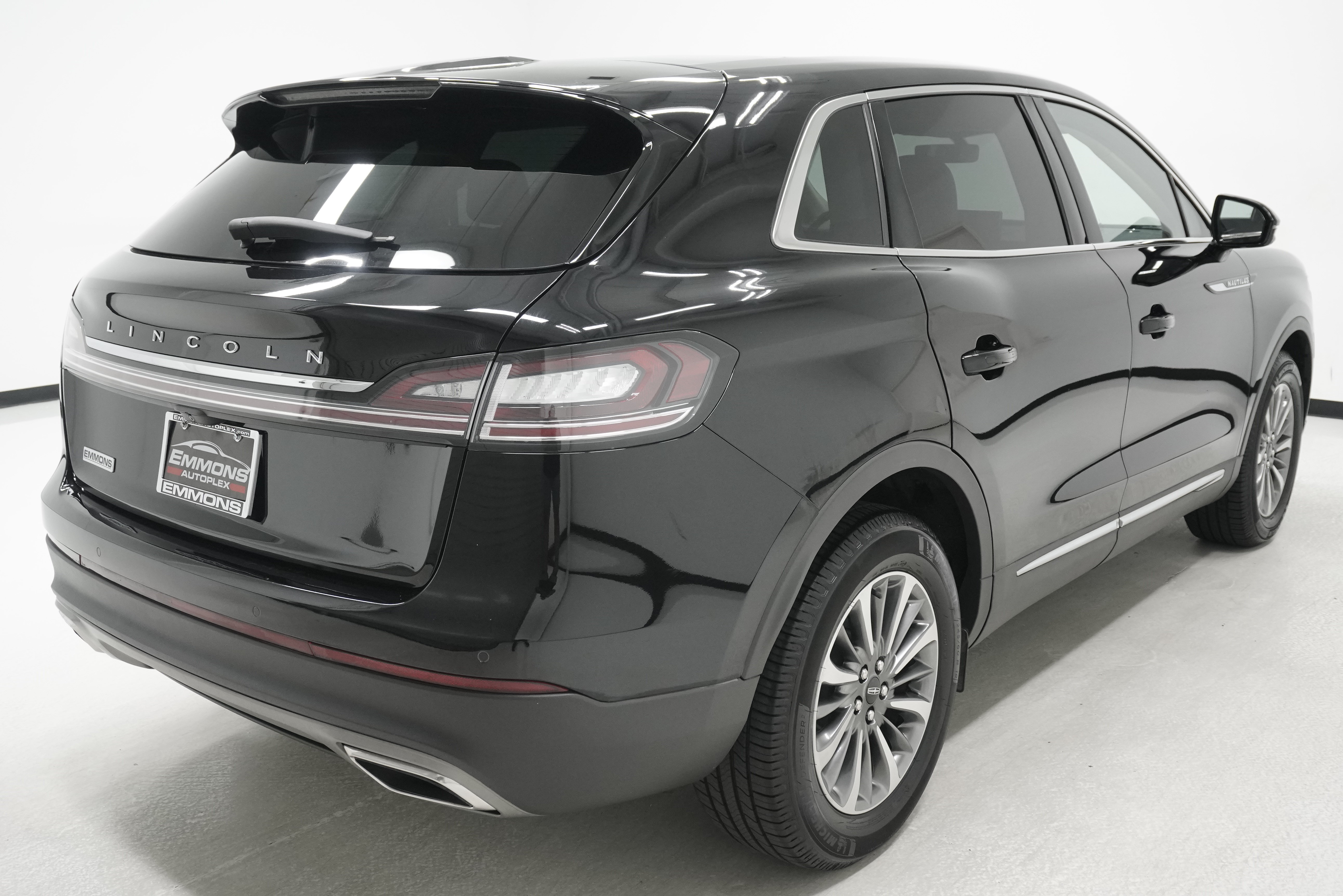 Used 2021 Lincoln Nautilus Reserve FWD image 4