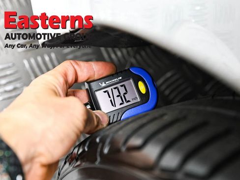 Used 2019 Toyota Camry XLE w/ Carpet Mat Package image 29