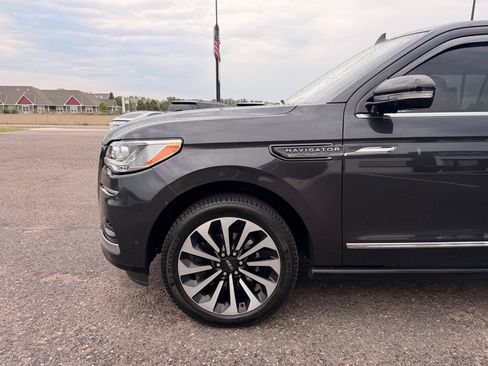 Used 2022 Lincoln Navigator L Reserve AWD/4WD image 10