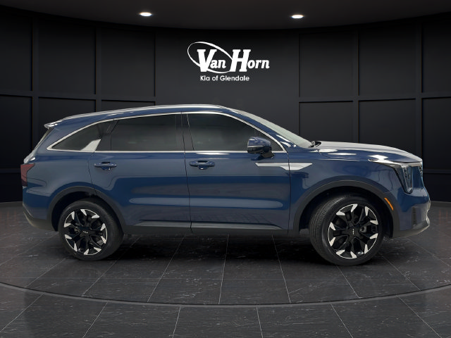 Used 2025 Kia Sorento EX w/ Panoramic Sunroof Package AWD/4WD image 8