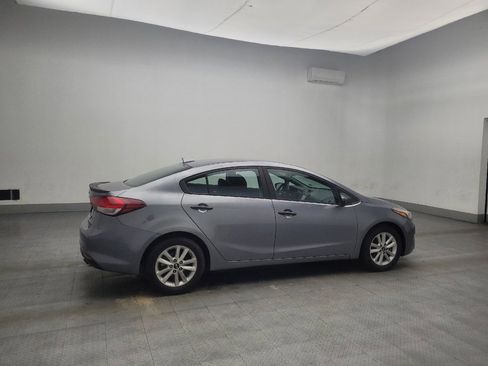 Used 2017 Kia Forte S image 10