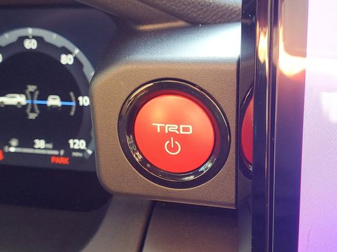 Used 2025 Toyota 4Runner TRD Off-Road Premium image 30