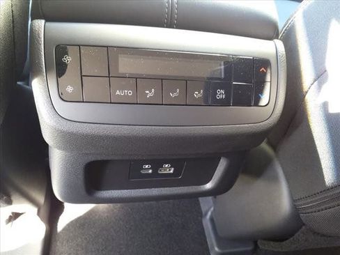 New 2025 Nissan Pathfinder SV image 30