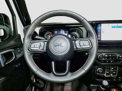 Used 2024 Jeep Wrangler Unlimited w/ Convenience Group AWD/4WD image 10