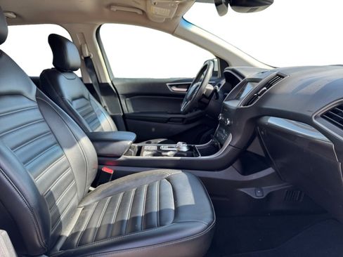 Used 2019 Ford Edge SEL w/ Equipment Group 201A FWD image 17