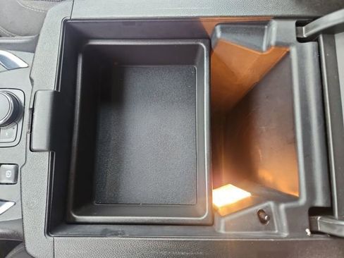 Used 2023 Chevrolet Traverse LT image 26