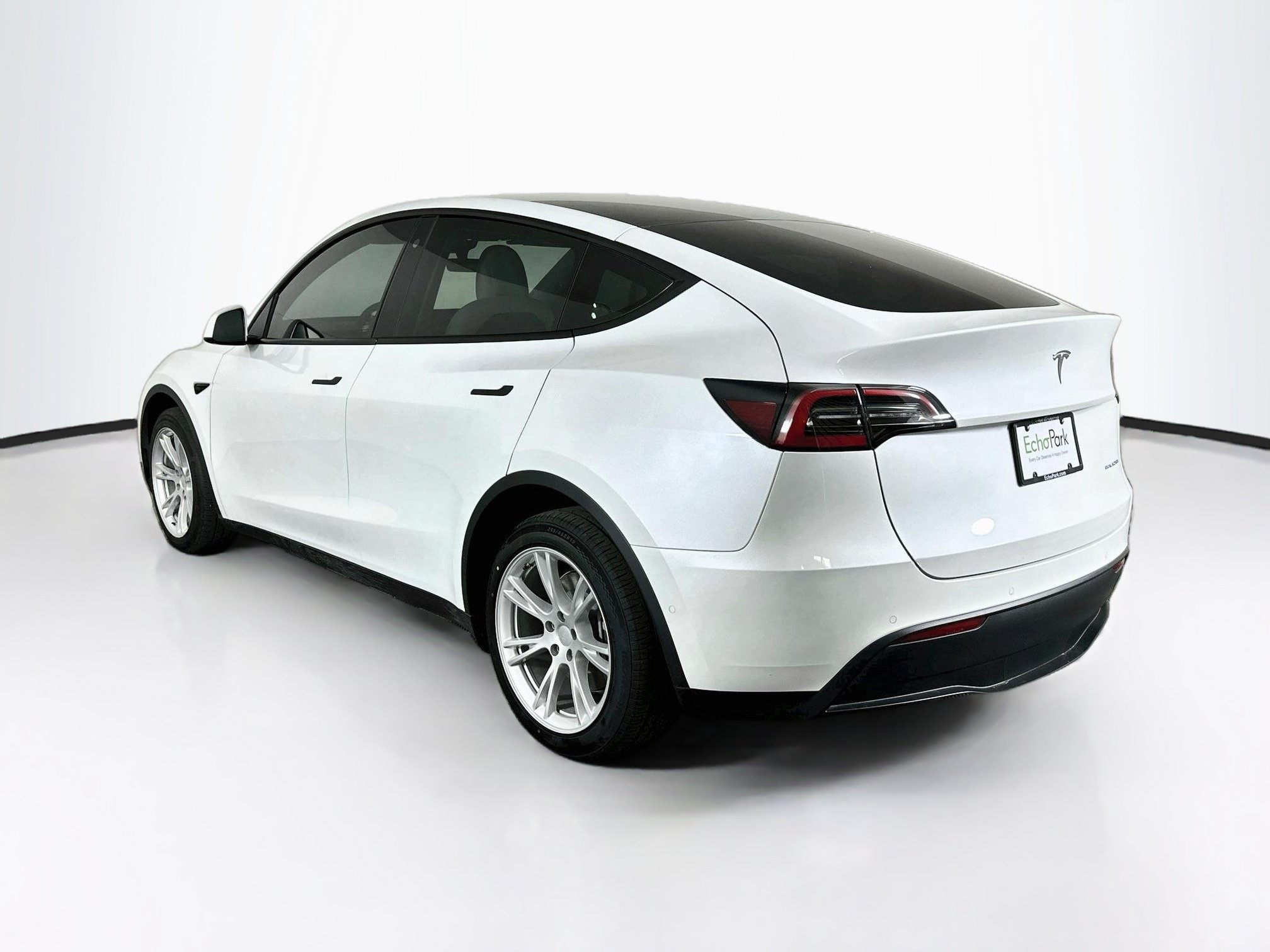 Used 2022 Tesla Model Y Long Range AWD/4WD image 5
