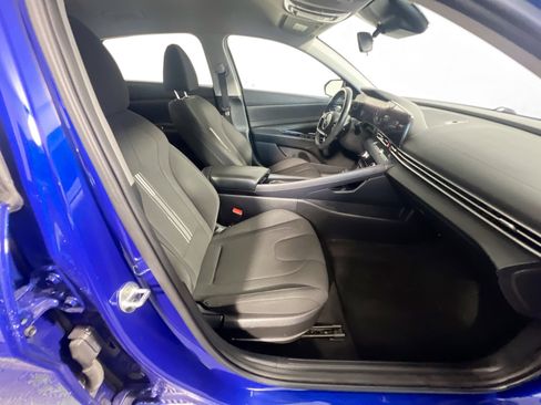 Used 2023 Hyundai Elantra SEL w/ Convenience Package FWD image 30