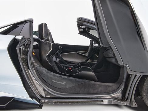 Used 2022 McLaren 765LT RWD image 33