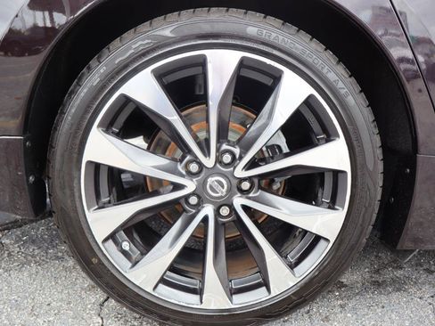 Used 2016 Nissan Maxima SR FWD image 31