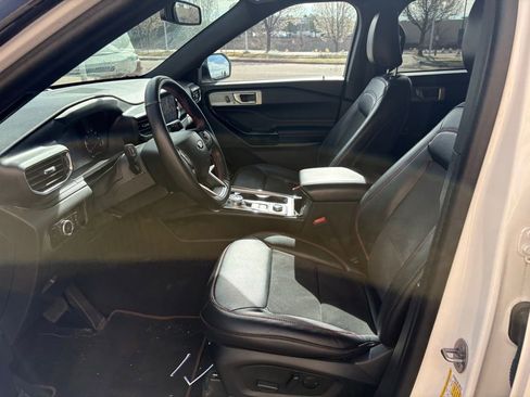 Used 2023 Ford Explorer ST-Line w/ Class IV Trailer Tow Package image 14