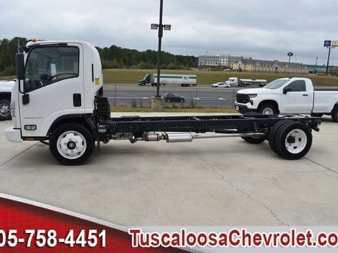 New 2025 Chevrolet Low Cab Forward image 5