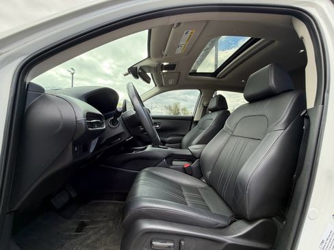 Used 2024 Honda HR-V EX-L image 10