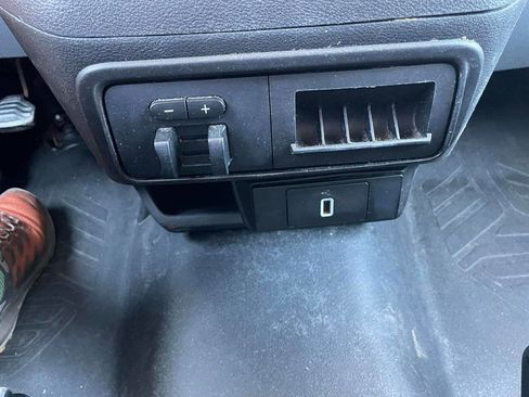 Used 2018 Ford Transit 250 148 Medium Roof RWD image 40