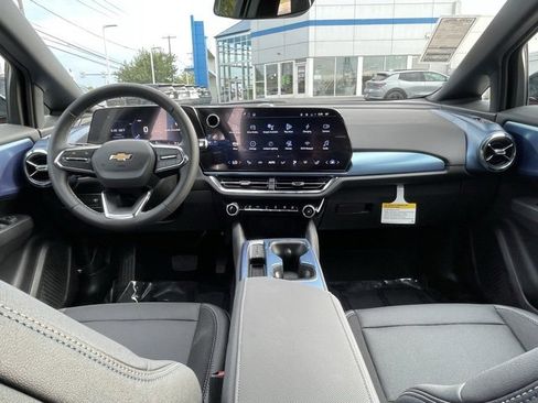 New 2025 Chevrolet Equinox EV LT image 29