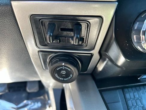 Used 2022 Ford F250 Lariat w/ Lariat Ultimate Package AWD/4WD image 27