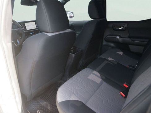 Used 2022 Toyota Tacoma TRD Sport w/ Technology Package RWD image 11