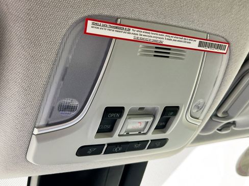 Used 2022 Toyota Prius XLE image 22