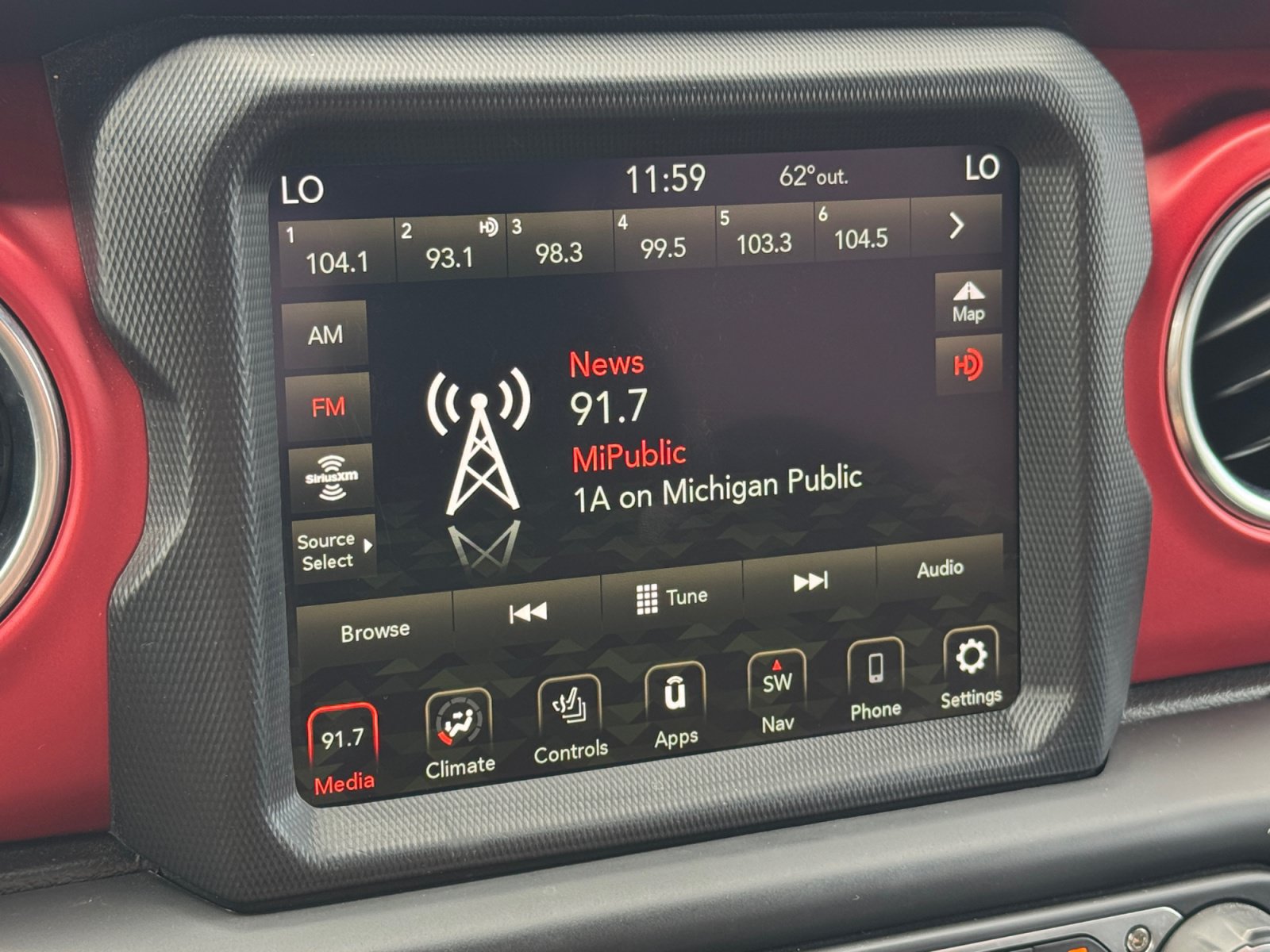 Used 2021 Jeep Wrangler Rubicon AWD/4WD image 5