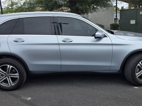 Used 2018 Mercedes-Benz GLC 300 4MATIC image 3