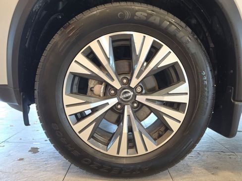 Used 2022 Nissan Rogue SV AWD/4WD image 13