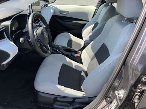 Used 2025 Toyota Corolla SE image 12