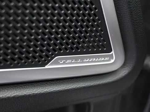 Used 2025 Kia Telluride S FWD image 35