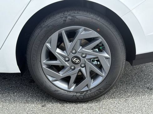New 2026 Hyundai Elantra Hybrid FWD image 22