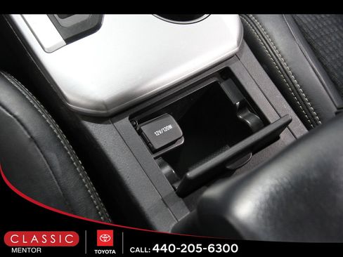 Used 2014 Toyota Camry SE image 14