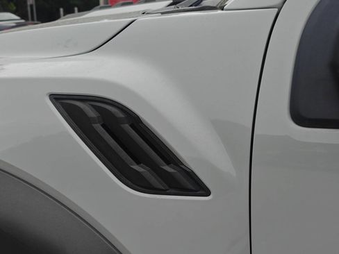Used 2017 Ford F150 Raptor w/ Equipment Group 802A Luxury AWD/4WD image 9