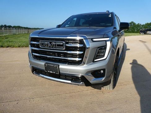 New 2026 GMC Yukon XL Elevation w/ Elevation Premium Package AWD/4WD image 8