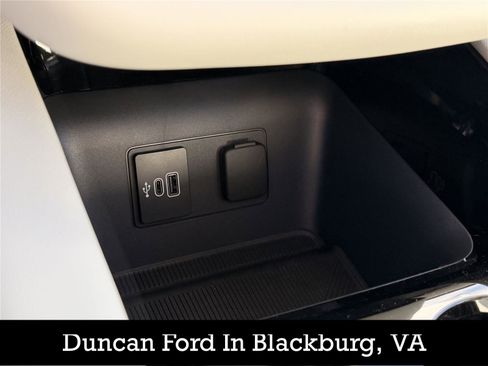 New 2026 Ford Explorer Platinum w/ LUX Leather Package AWD/4WD image 34