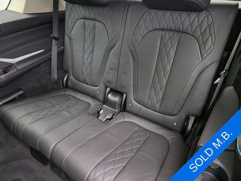 Used 2021 BMW X7 xDrive40i w/ Executive Package 2 AWD/4WD image 16