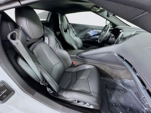 Used 2025 Chevrolet Corvette Z06 image 23