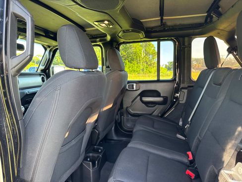 Used 2019 Jeep Wrangler Unlimited Sport S image 15