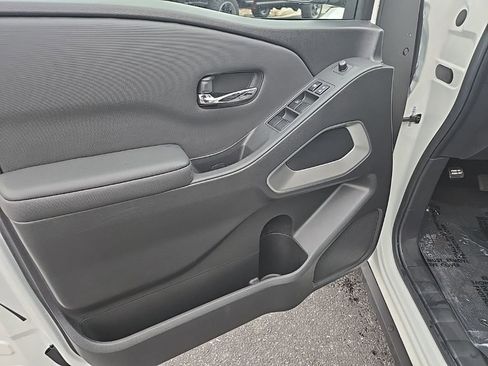 Certified 2024 Nissan Frontier SV w/ Hardbody Edition image 10