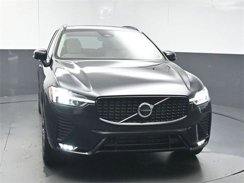 Used 2025 Volvo XC60 B5 Plus w/ Protection Package Premier image 3