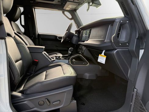 New 2026 Ford Bronco Badlands AWD/4WD image 15